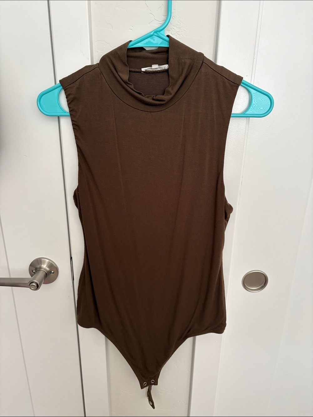 Good American Sleeveless Mock Neck Bodysuit in Dark Green/Brown